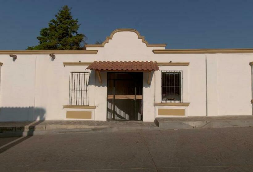 Hotel Hostal De La Montaña