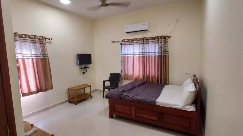 ホテル Sneha Farm House