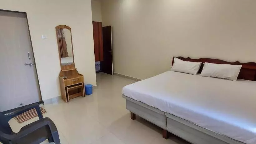 ホテル Sneha Farm House