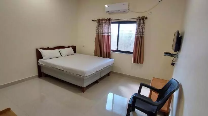 ホテル Sneha Farm House