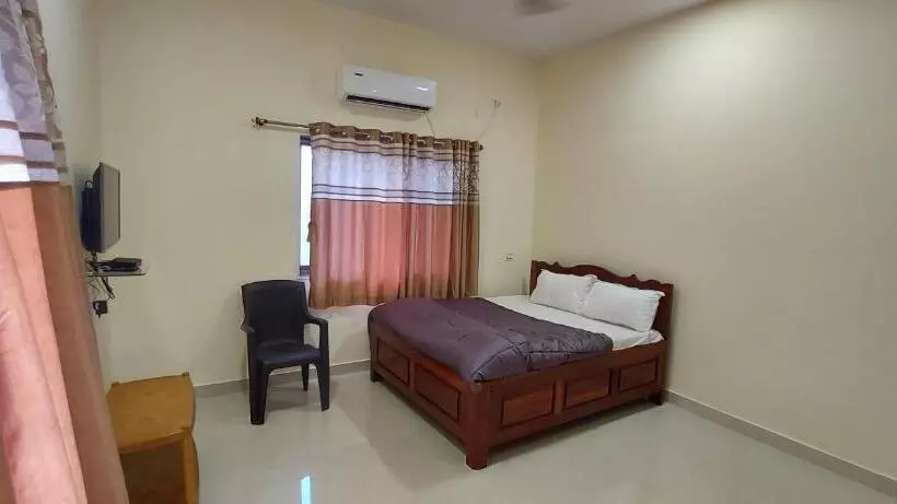 ホテル Sneha Farm House
