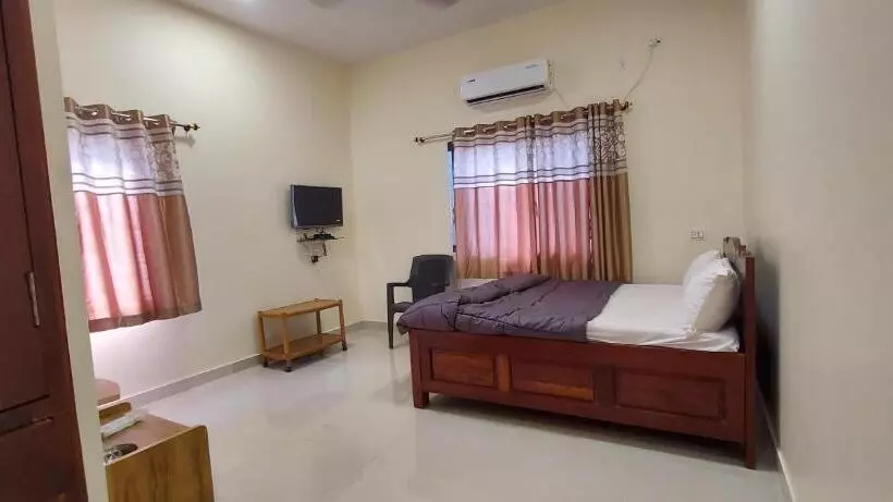 ホテル Sneha Farm House