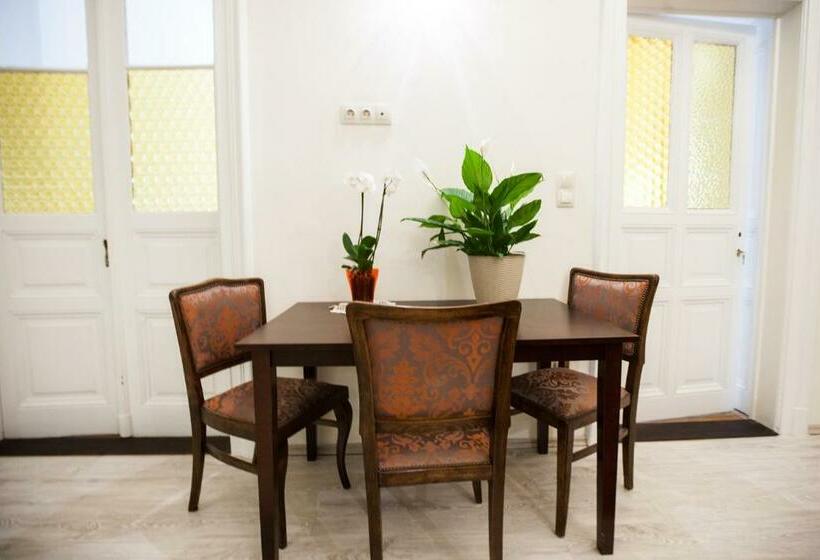 Pensione Best Of Guest House By Small Home Budapest