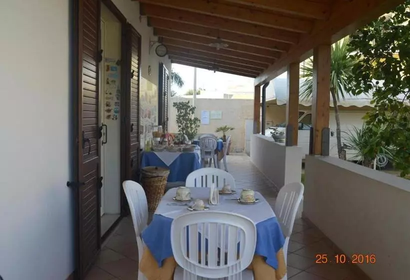 تختخواب و صبحانه Mare E Sole Villa Urso