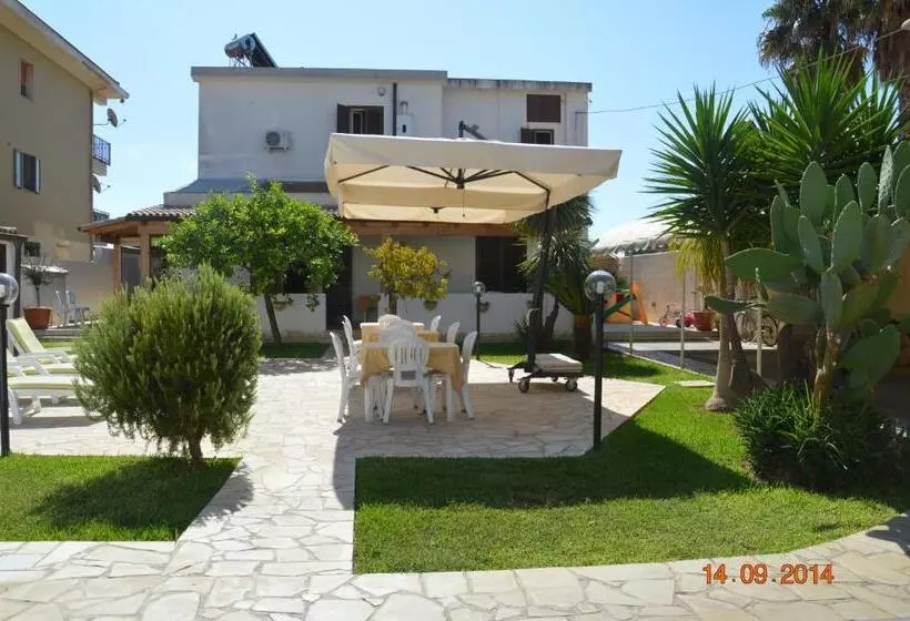 تختخواب و صبحانه Mare E Sole Villa Urso