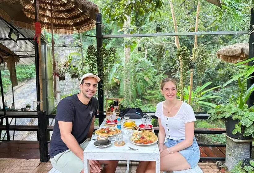 تختخواب و صبحانه Nua Tone Resort Bang Tao & Cafe
