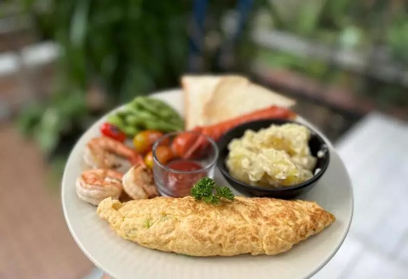تختخواب و صبحانه Nua Tone Resort Bang Tao & Cafe