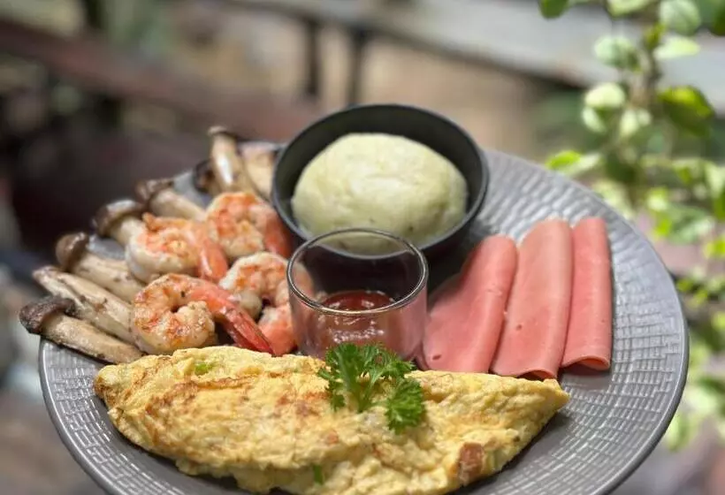 تختخواب و صبحانه Nua Tone Resort Bang Tao & Cafe
