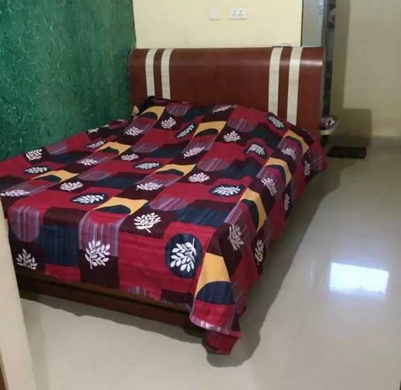 هتل Goroomgo Jagannath Lodge Puri Near Jagannath Temple & Grand Road   Travelers Recommended