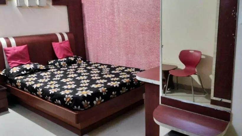 هتل Goroomgo Jagannath Lodge Puri Near Jagannath Temple & Grand Road   Travelers Recommended