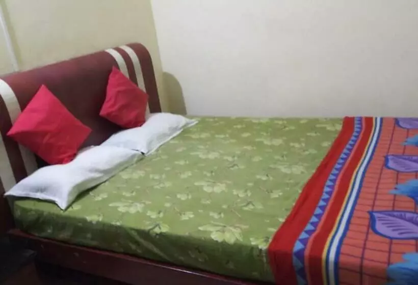 هتل Goroomgo Jagannath Lodge Puri Near Jagannath Temple & Grand Road   Travelers Recommended