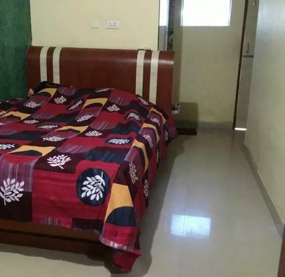 هتل Goroomgo Jagannath Lodge Puri Near Jagannath Temple & Grand Road   Travelers Recommended