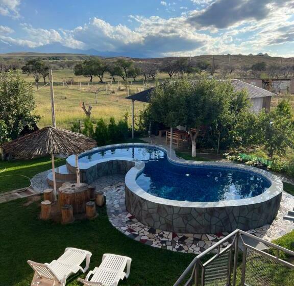 پانسیون Guest House And Yurt Camp Aktan