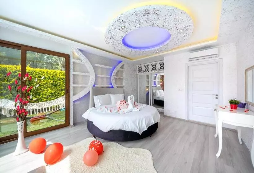 Majatalo Terra Pi̇ne