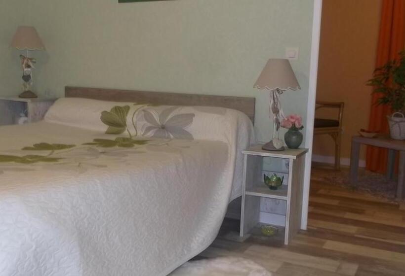 مبيت وإفطار Alain Et Flo