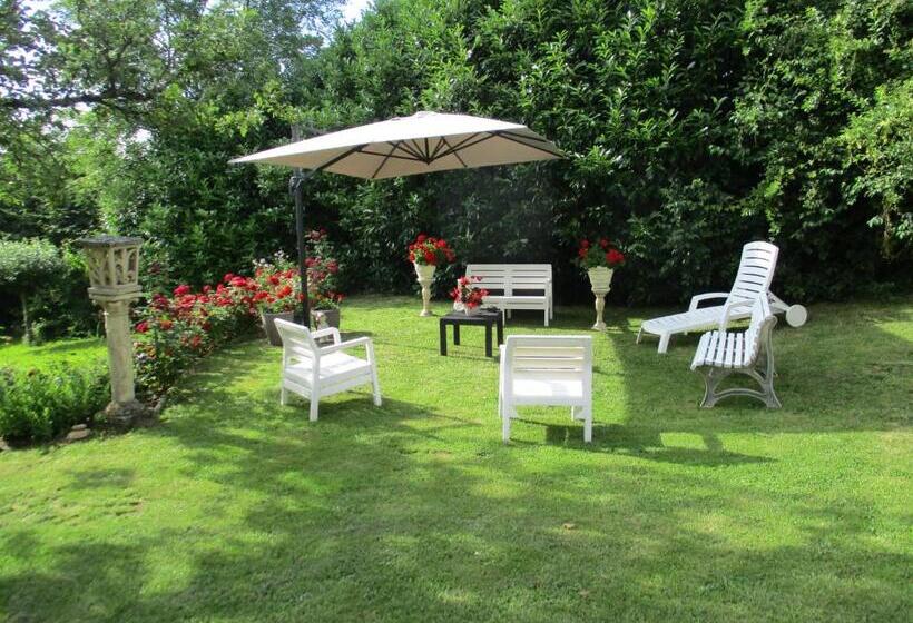 مبيت وإفطار Alain Et Flo