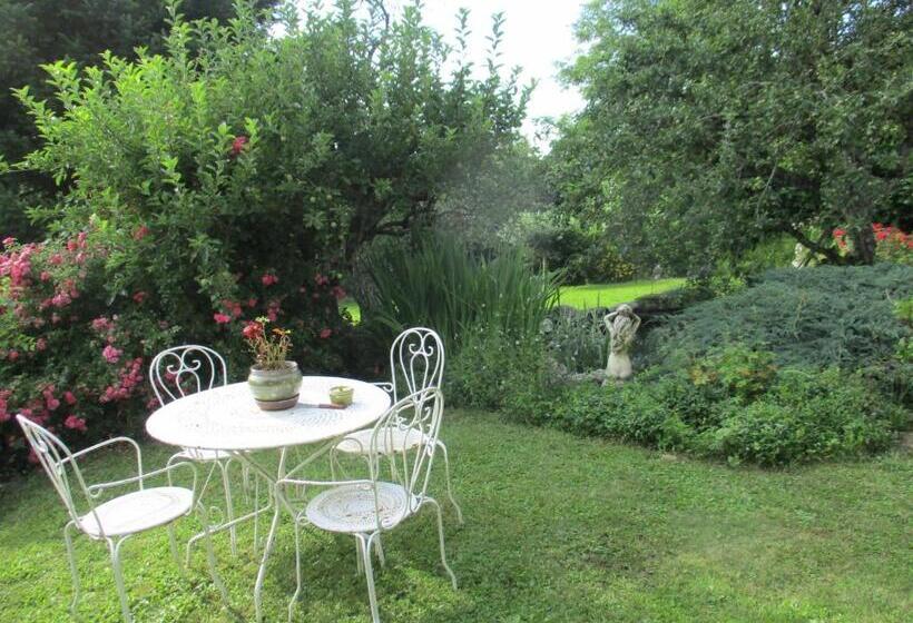 مبيت وإفطار Alain Et Flo