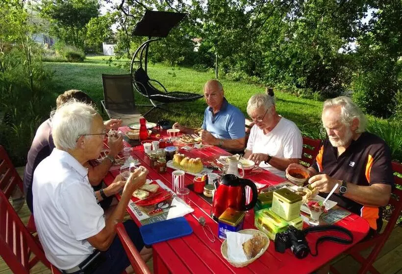 Aamiaismajoitus (B&B) Les Taouleres