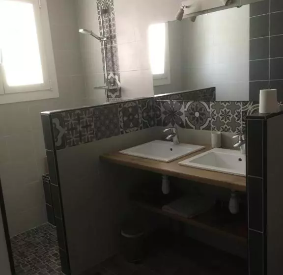 Aamiaismajoitus (B&B) Les Taouleres