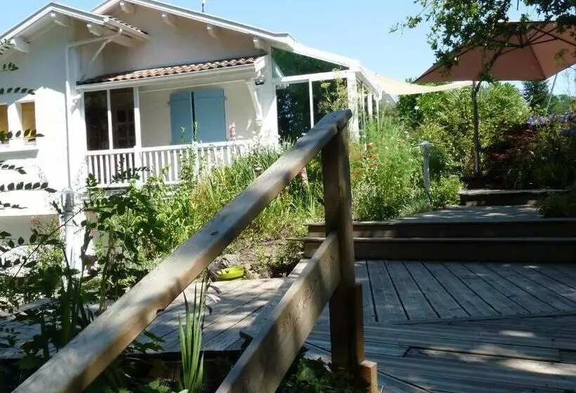 Aamiaismajoitus (B&B) Les Taouleres