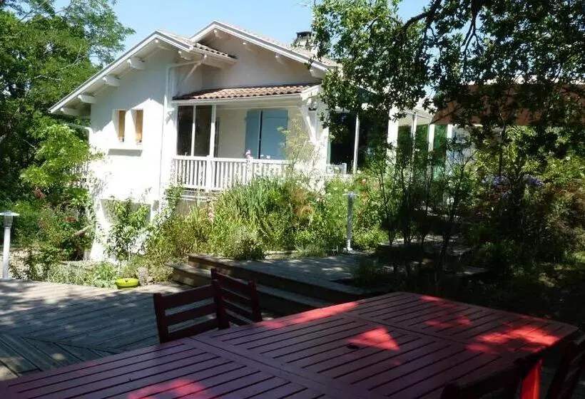 Aamiaismajoitus (B&B) Les Taouleres