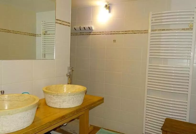 Aamiaismajoitus (B&B) Les Taouleres