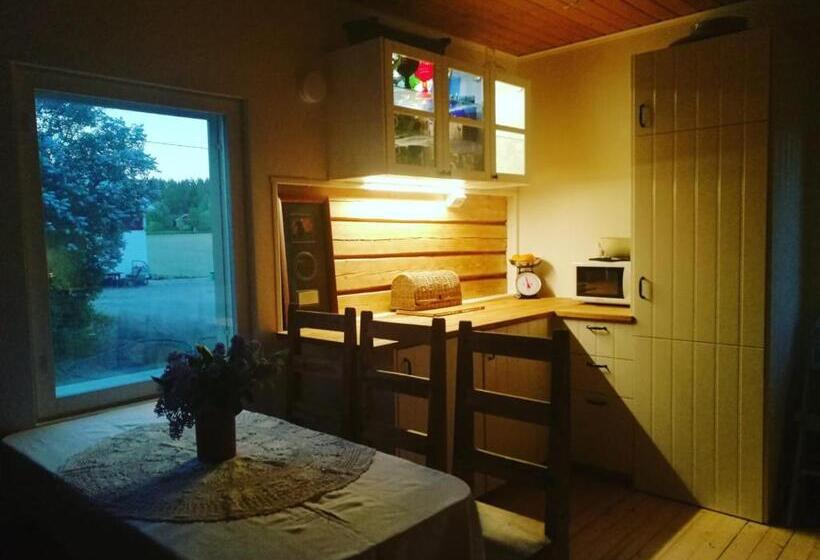 مبيت وإفطار Willa Mustijoki