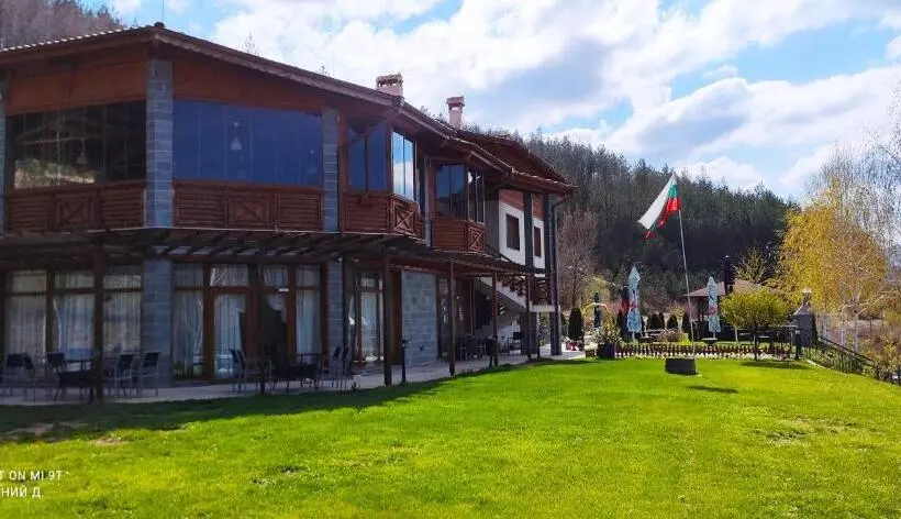 Hotelli Alpine Garden