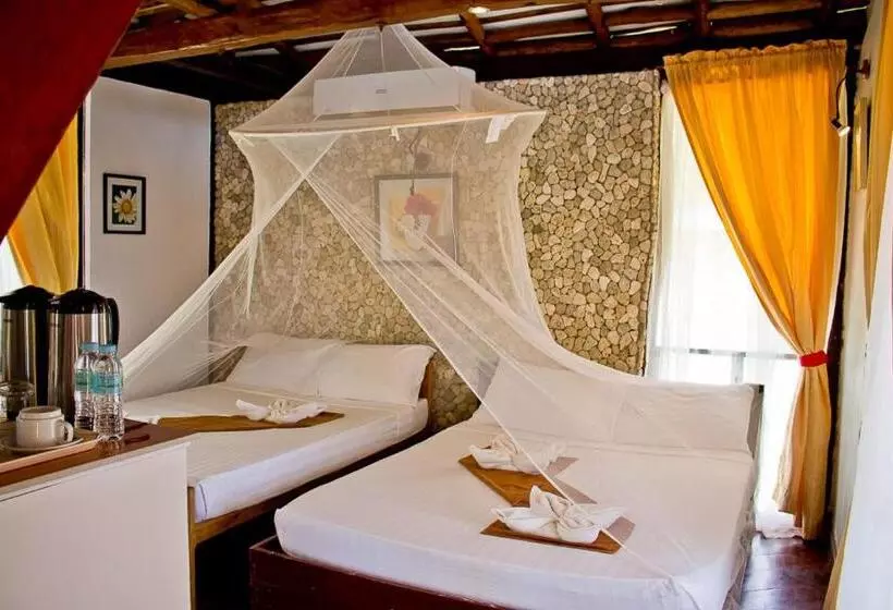 ホテル Caluwayan Palm Island Resort & Restaurant