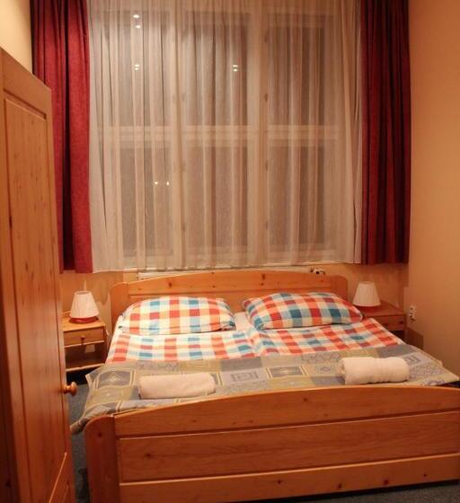 Szálloda Obecná škola