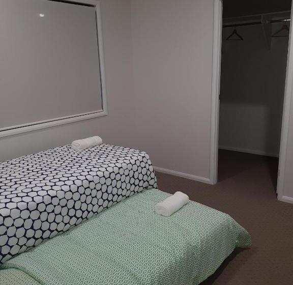 פנסיון Adwaga Lodge