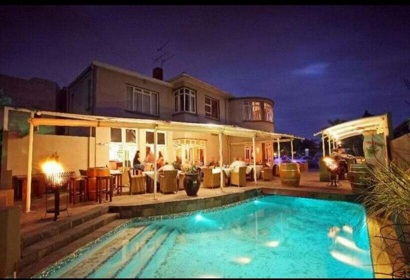 펜션 Arkenstone Frys Guesthouse