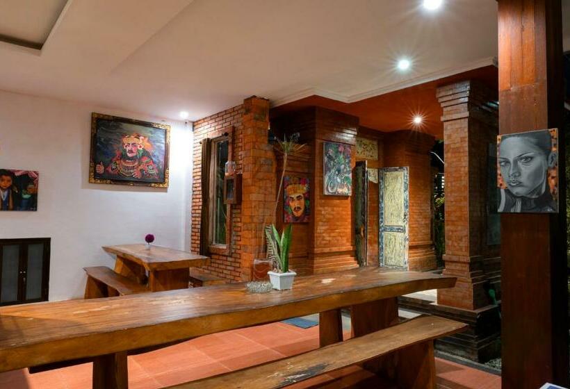 ペンション Asri Guesthouse