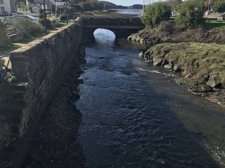 بنسيون Auberge Du Camfrout