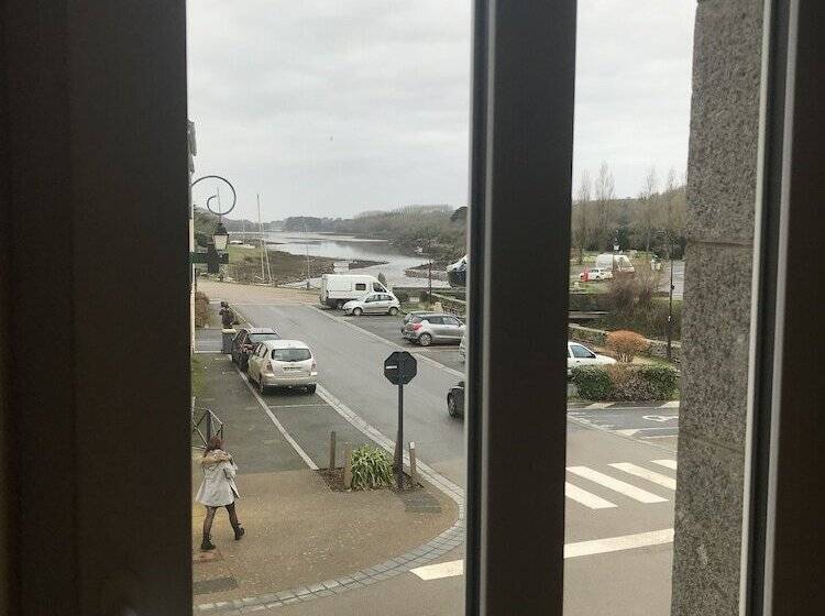 بنسيون Auberge Du Camfrout