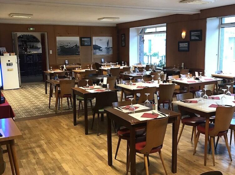 بنسيون Auberge Du Camfrout