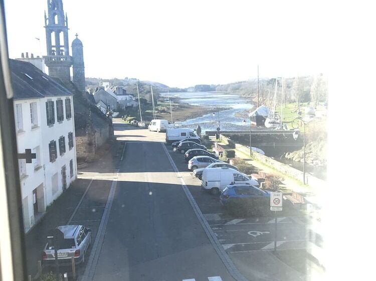 بنسيون Auberge Du Camfrout