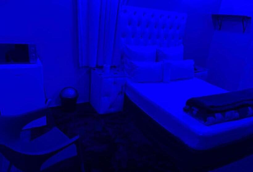 بنسيون Colins Accommodation Dayrest From R120 Overnight From R300