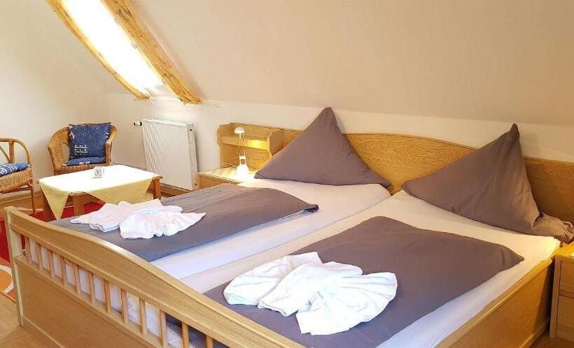 Pensão Ferienwohnungfloppyhansiog3