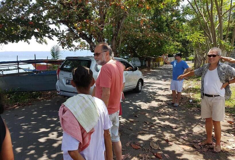 بنسيون Sendowan Baru Amurang