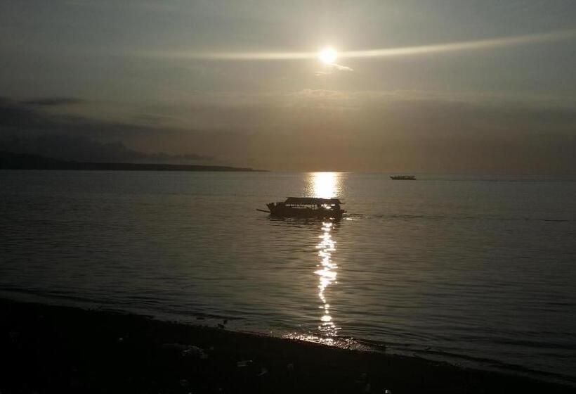 بنسيون Sendowan Baru Amurang