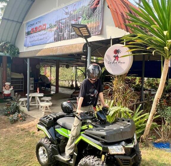 Resort Lee Red House