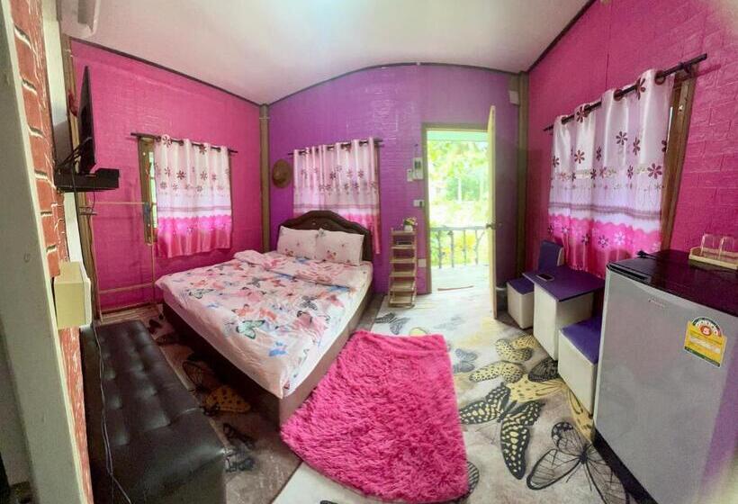 Resort Lee Red House