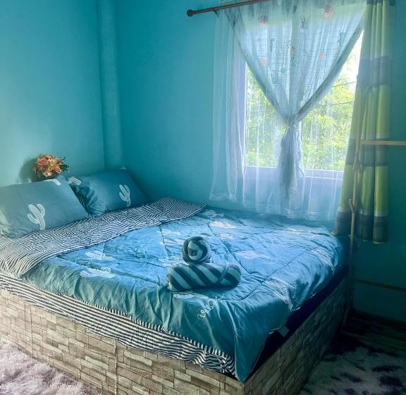 Resort Lee Red House