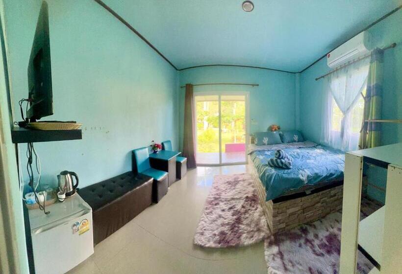 Resort Lee Red House