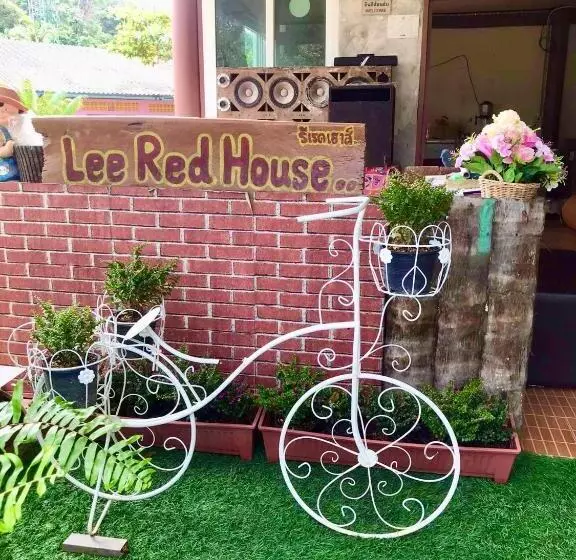 リゾートホテル Lee Red House