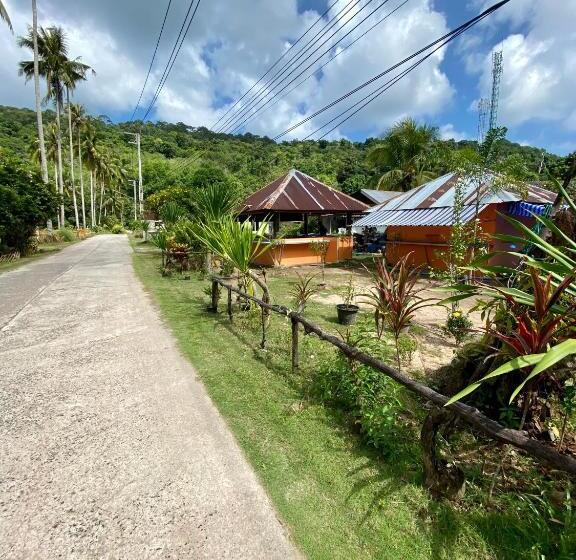 Resort Lee Red House