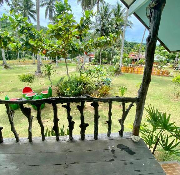 Resort Lee Red House