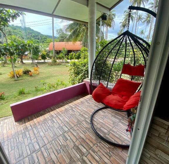 Resort Lee Red House