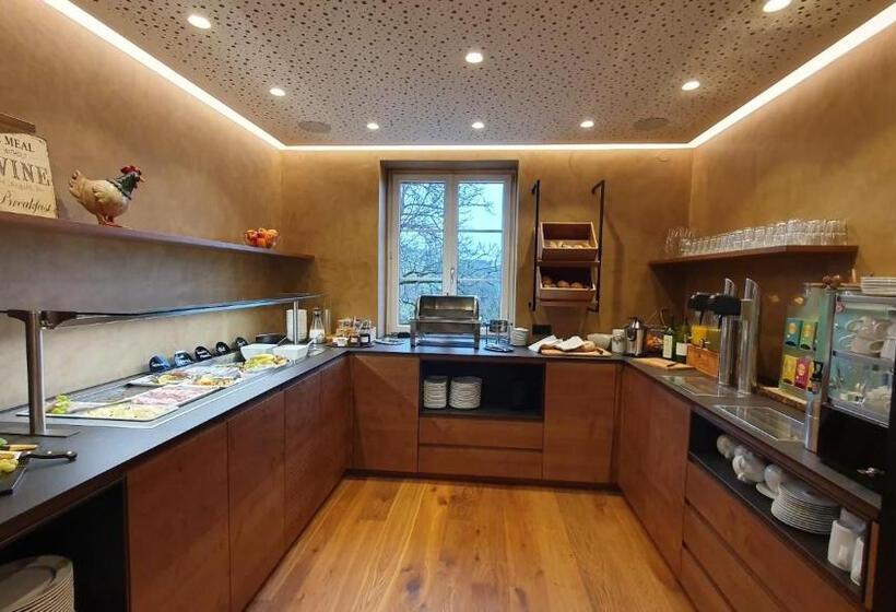 Общежитие Weingut Essgut Schlafgut Sabathihof Dillinger